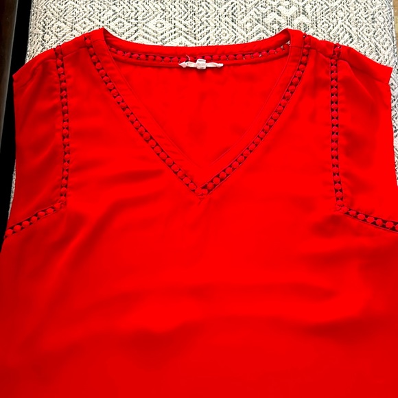 Red Top - Picture 1 of 3